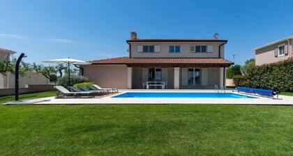 Villa Vor Ort