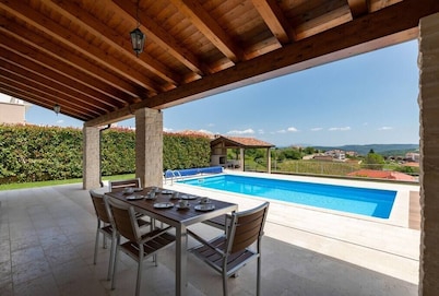 Villa Vor Ort