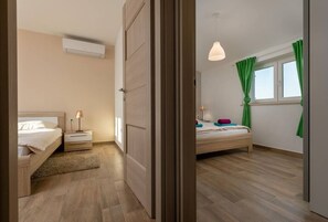 4 chambres, fer et planche à repasser, Wi-Fi, draps fournis