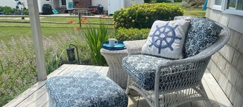 Ideal Madison vacation home just steps to private beach!