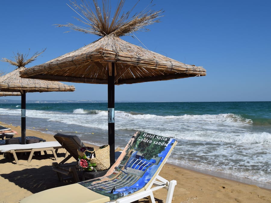 Private beach nearby, white sand, sun-loungers, beach umbrellas