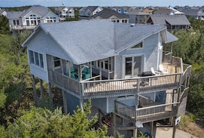 Terrace/patio - Soundside Dog Friendly w/ Hot Tub, Outdoor Games, Cmty Pool & Tennis/Pickleball (Avon)