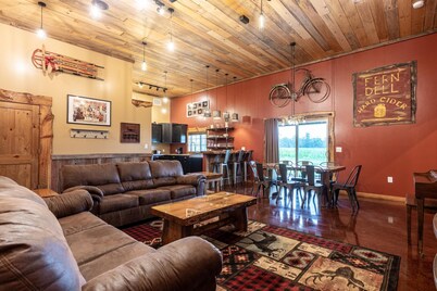 *The Famous Dells Rustic Shed-Brand NEW Game Room!