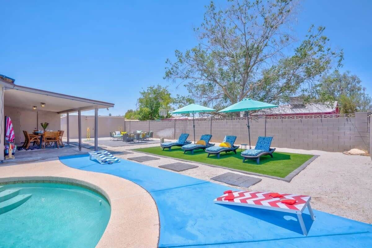 Relax PHX! Pool, Spa, Misters, Dog Friendly