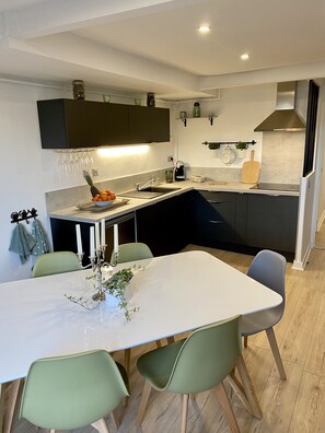 Dining - Charming T3 in the heart of town with parking (Limoges)