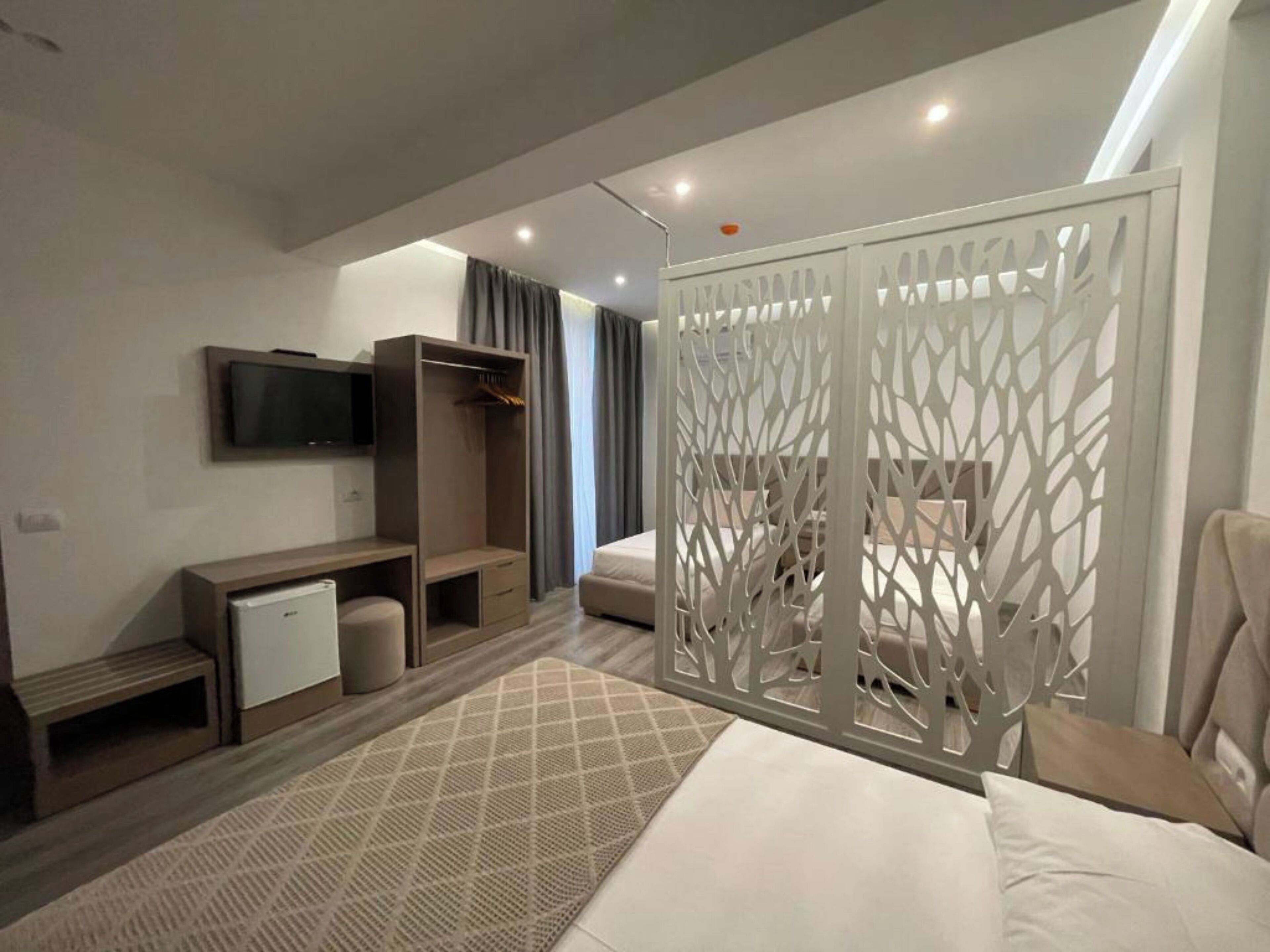 Free WiFi, bed sheets