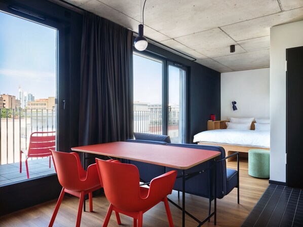 Signature Studio Suite, Balcony