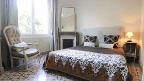 5 bedrooms, iron/ironing board, travel crib, WiFi