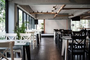 Breakfast, lunch, dinner served; Thai cuisine - Anda Bangkok Hotel (Bangkok)