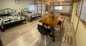 1 bedroom, desk, free WiFi, bed sheets