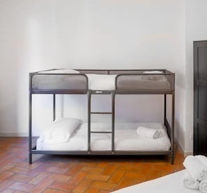 2 chambres, fer et planche Ă repasser, Wi-Fi, draps fournis