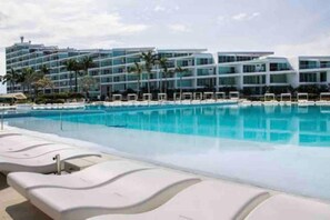 Utomhuspool