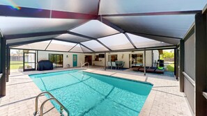 Piscina all'aperto, una piscina riscaldata