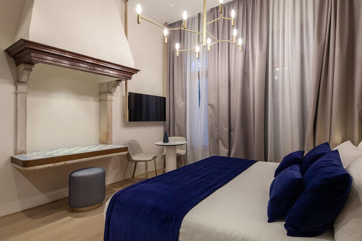 1 phòng ngủ, chăn bông, minibar, két bảo mật tại phòng