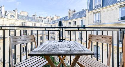 Gorgeous Paris Eiffel Tower / Champs Elysées