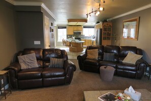 Smart TV, stereo, offices