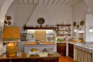 Geladeira, fogão, cooktop, lava-louças