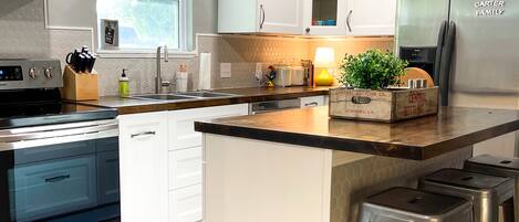 冰箱、微波炉、烤箱、炉灶