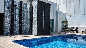 Outdoor pool - Roma By Giovanni Boutique Suites (Dubai)