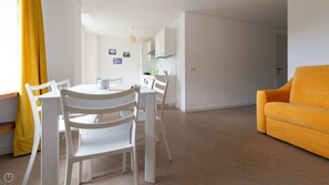 Interior - Villa Tola - Giallo - One Bedroom Apartment, Sleeps 5 (Valdisotto)