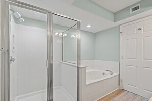Combined shower/bathtub - North Shore Villas 504-3BR/3BA Oceanfront condo in Ocean Drive (North Myrtle Beach)
