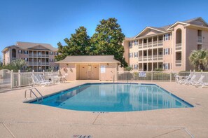 Outdoor pool - Tilghman Shores B3 2BR/2BA Condo in Cherry Grove! (North Myrtle Beach)
