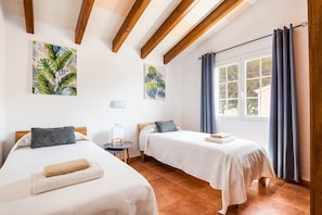 3 chambres, fer et planche Ă repasser, Wi-Fi gratuit, draps fournis