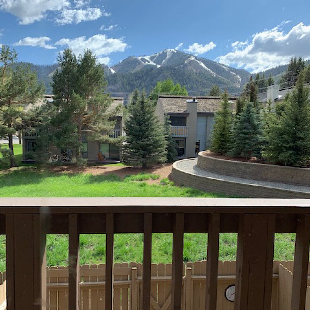 3 Bedroom Val D' Sol Townhouse in the Heart of Sun Valley & Ketchum!