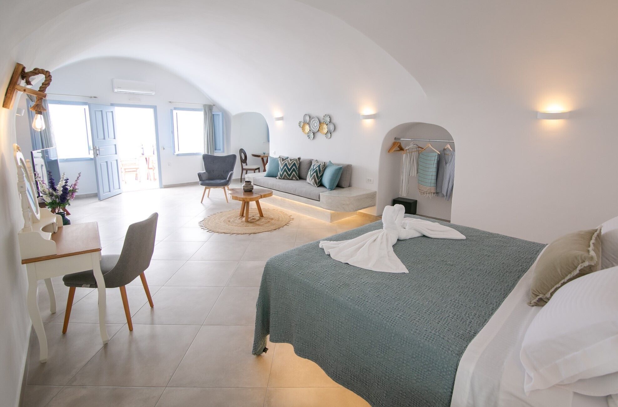 Panoramic Cave Suite, Jetted Tub, Sea View & Sunset View | 1 bedroom, Egyptian cotton sheets, premium bedding, memory foam beds