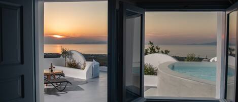 Deluxe Cave Suite, Jetted Tub, Sea View & Sunset View | Vista del balcone