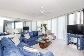 TV, DVD player - Anastasia Condos 412- Newly remodeled, premier fourth floor condo near ocean (St Augustine)