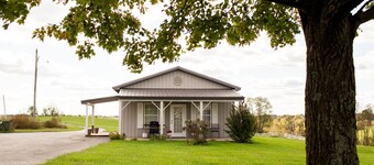 Holland Country Cottage is located in the Golden Triangle! 