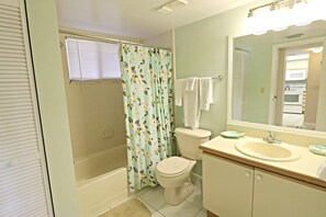 Badekar, hårtørrer, håndklæder, Sæbe