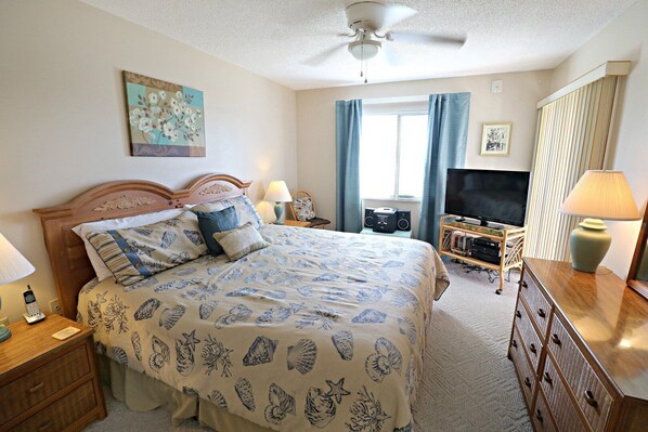 1 chambre, fer et planche à repasser, Wi-Fi gratuit, draps fournis