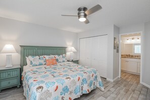 2 bedrooms, iron/ironing board, free WiFi, bed sheets - Ocean Village Club Condo O11 (St. Augustine)