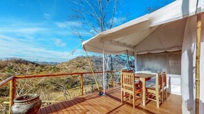 Outdoor dining - Sun Tent - HYLA Nature Retreat - Luxury Glamping (Provincia de Guanacaste)