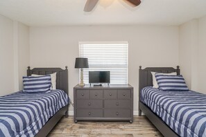 2 Schlafzimmer, BĂŒgeleisen/BĂŒgelbrett, kostenloses WLAN, BettwĂ€sche