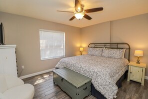 2 bedrooms, iron/ironing board, free WiFi, bed sheets