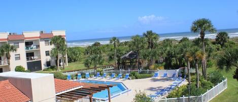 Lämmitetty uima-allas