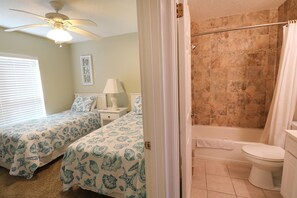 Bathtub, hair dryer, towels - Fabulous views from this Vibrant Oceanfront Townhouse -Sea Place 15274! (St. Augustine)
