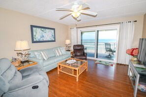 TV - Windjammer 415 -Two Bedroom Direct Oceanfront, Gorgeous Water Views (St. Augustine)