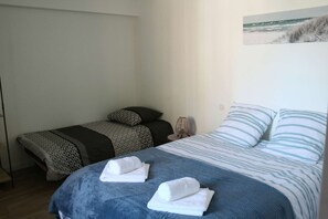 1 chambre, fer et planche à repasser, Wi-Fi, draps fournis