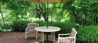 Private room on secluded 7 acres , access to entire house including patio, porch