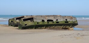 On the beach - AU 13 - Fenetres SUR Arromanches - 6 Voyageurs (Arromanches-les-Bains)