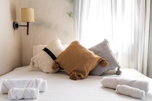 Family room with balcony | Roupa de cama