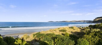 Karitane Beach Retreat - Karitane Holiday Home