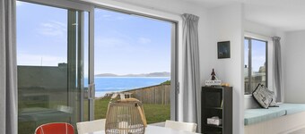 Karitane Beach Retreat - Karitane Holiday Home