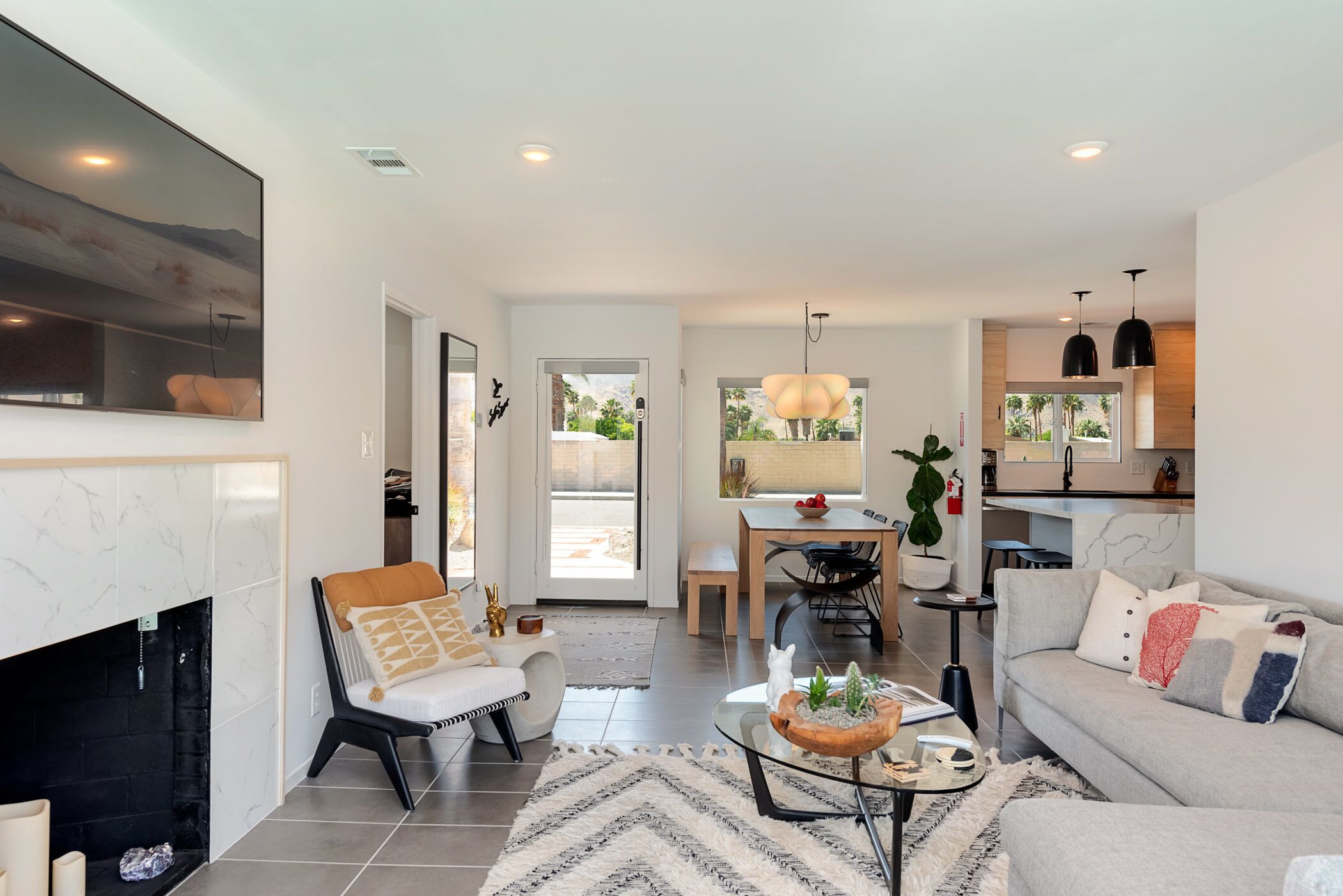 智能电视、壁  炉