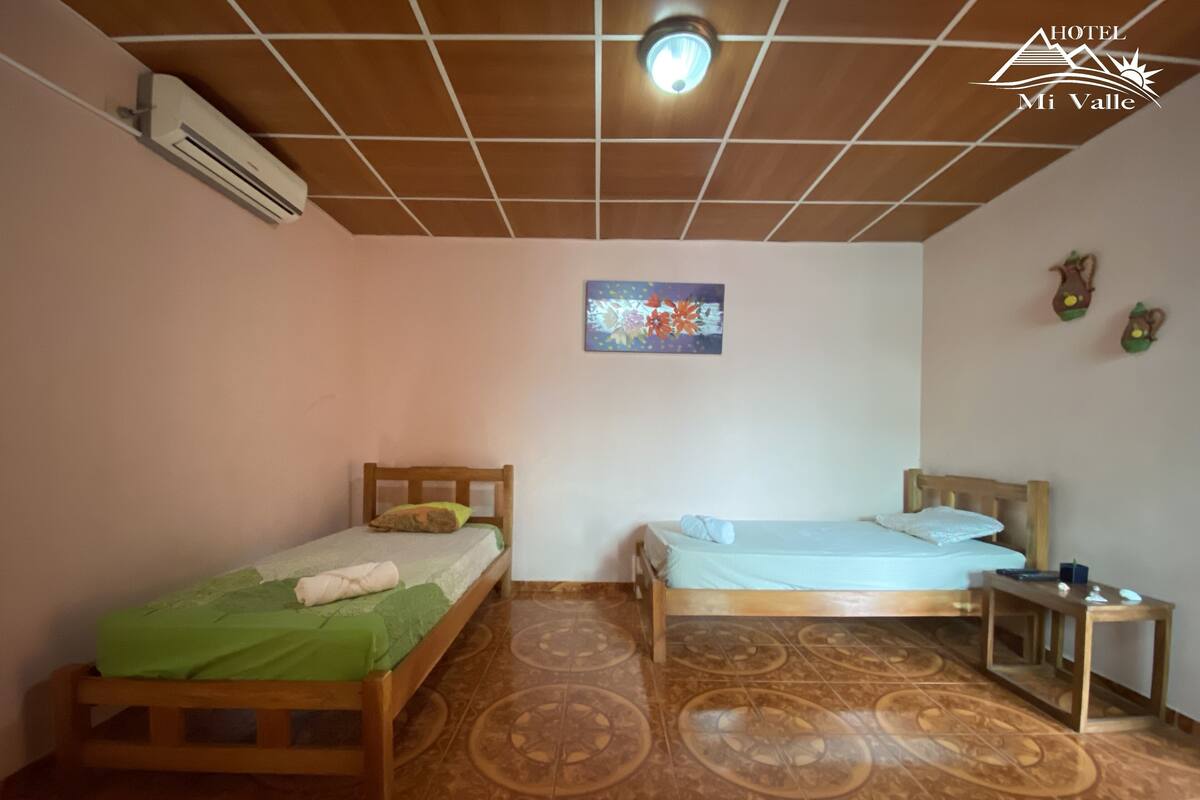 Phòng tập thể cơ bản, phòng tập thể nam và nữ | Bàn ủi/dụng cụ ủi quần áo, nôi/giường cho trẻ sơ sinh (phụ phí) 