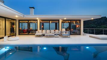 Piscine extérieure, piscine chauffée